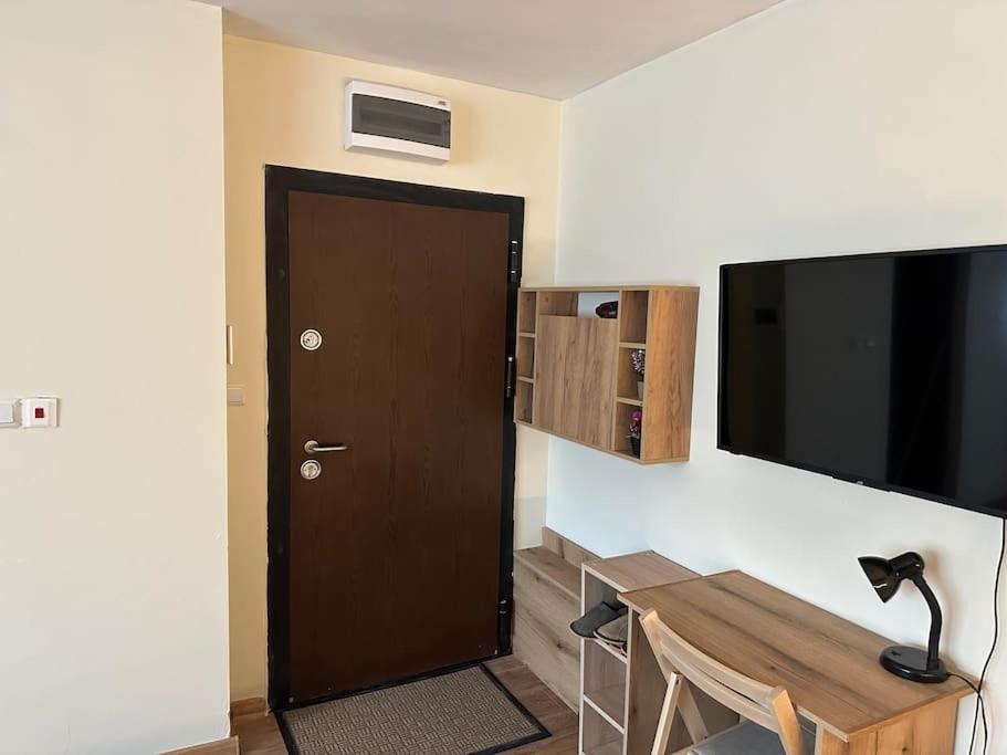 Green Park Apartment - Brand New Studio! ルセ エクステリア 写真